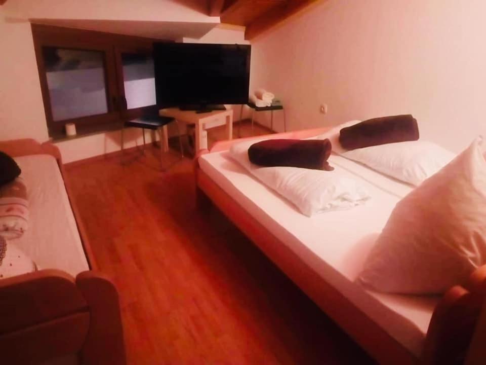 Omladinski Hotel Rostovo Bugojno Zewnętrze zdjęcie