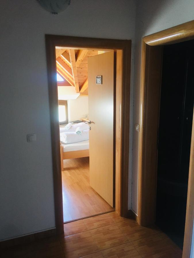 Omladinski Hotel Rostovo Bugojno Zewnętrze zdjęcie
